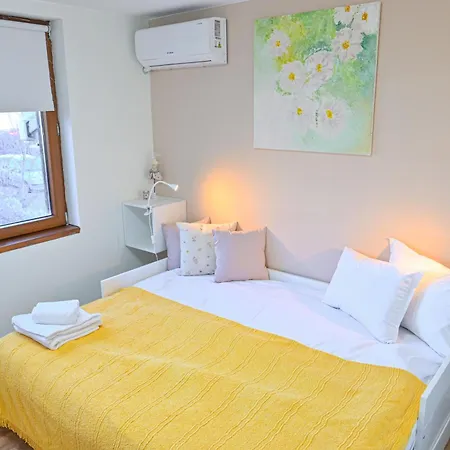 Апартамент Comfortable 1-bedroom In - Close To Gondola By Flat Mаnаger *