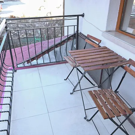 Апартамент Comfortable 1-bedroom In - Close To Gondola By Flat Mаnаger